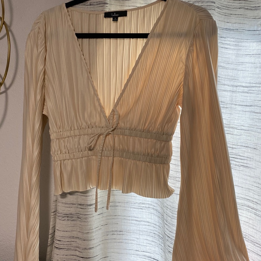 Lulu’s champagne pleated bell sleeve Top